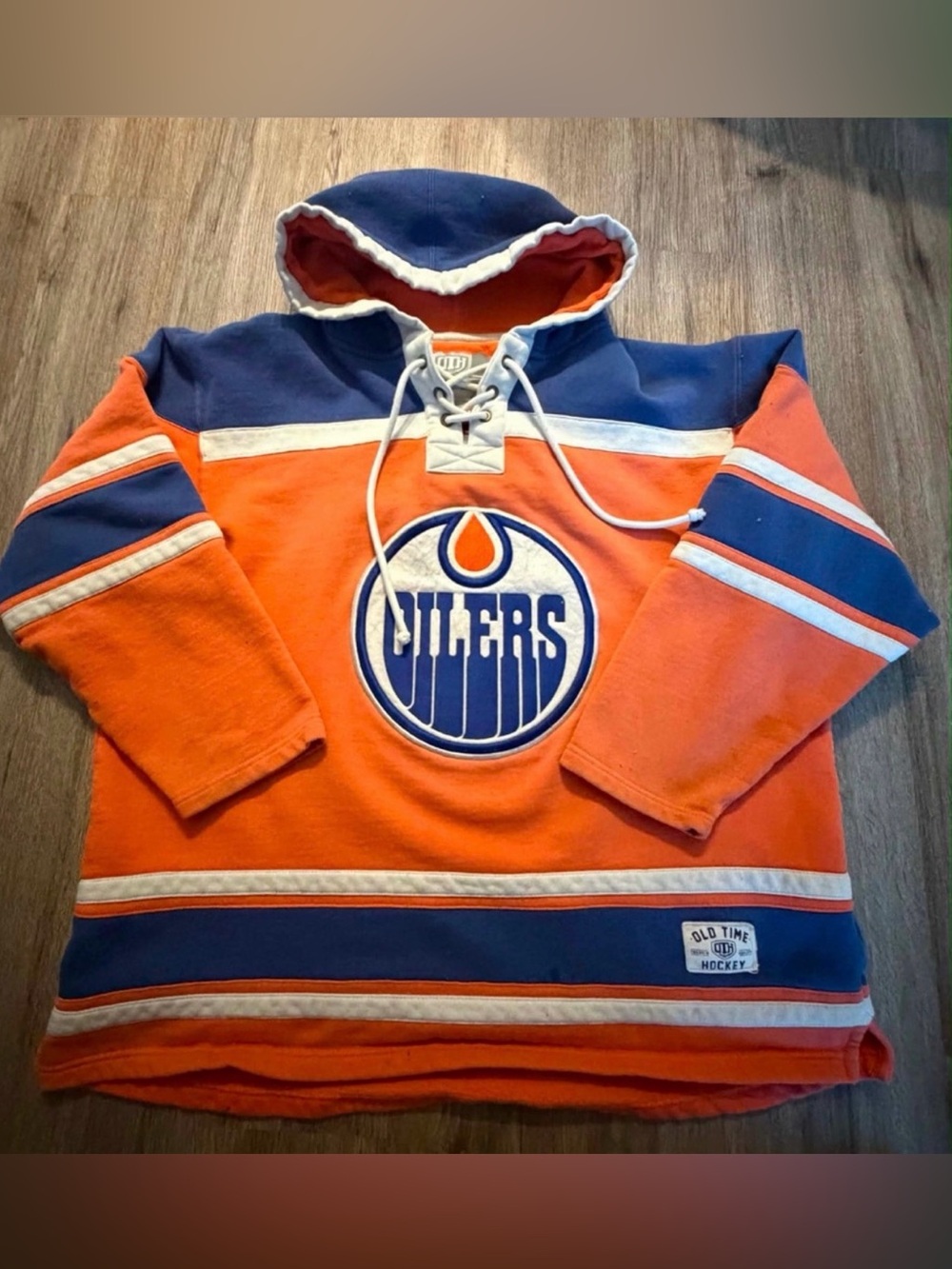 Edmonton Oilers Old Time Hockey "Lacer"